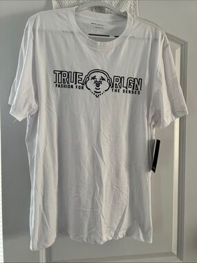 NWT True Religion White Tee with Black Logo Graphic